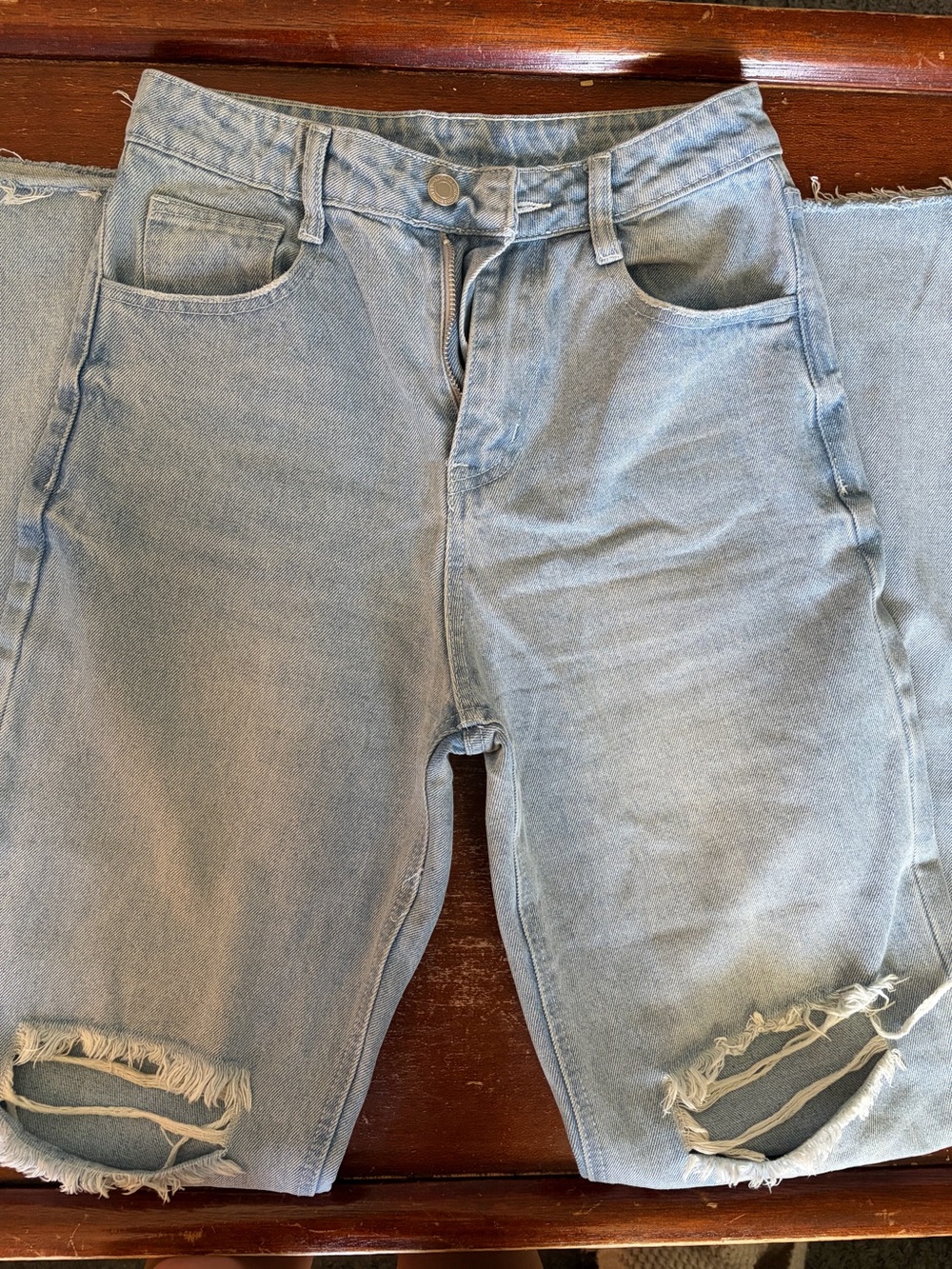 Light Wash Wide Leg Women's Jeans with Distressed Hem